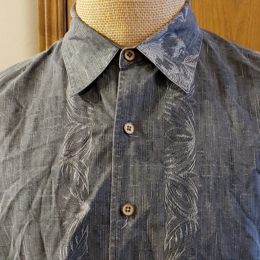 Quiksilver grey floral silk blend short sleeve euc